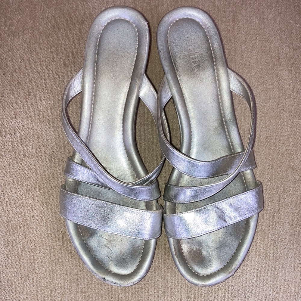 COLE HAAN + NIKE AIR Silver Slip-On Wedge Sandals Size 8 - Picture 2 of 12